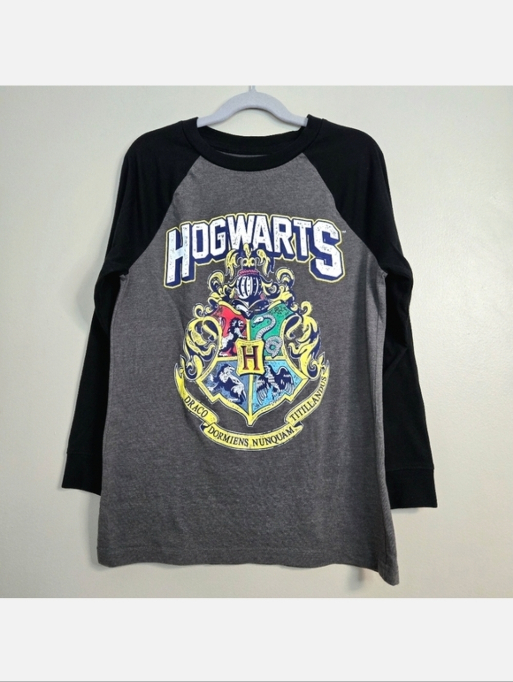 Harry Potter Hogwarts Crest Kids Raglan Long Sleeve T-Shirt, Size M-L ~ GUC